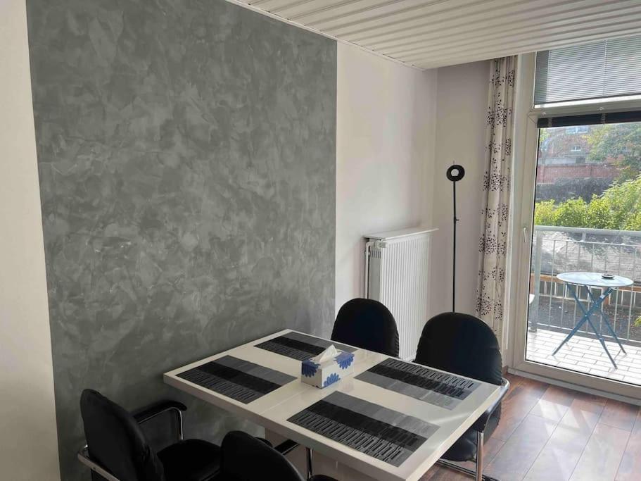 Schoenes City-Apartment Im Zentrum Mit Balkon 霍夫 外观 照片